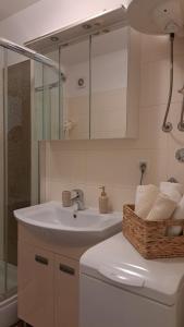Split Terrace & Free Parking Studio