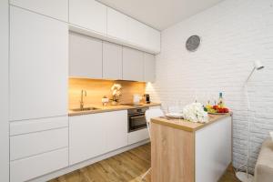 Urban Apartments - Mennica Residence - Great Location&3
