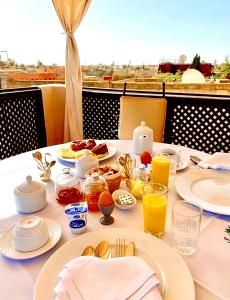 Riad ABBASSIA Marrakech Première - Authentic Medina Experience