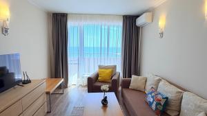 Panoramic Sea & Pool Views - Obzor Beach C204