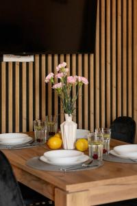 Przytulny Apartament Blisko Plaży z Parkingiem by Noclegi Renters