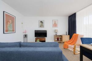Modern Cozy Apartment in Warsaw with Parking & Workspace by Renters