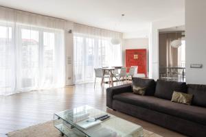 Lush Contemporary Flat, wonderful and wide home with 3 Bedrooms, 6 guests, By HouseinMilano