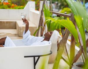ZAN Tropical Beach Adults Only