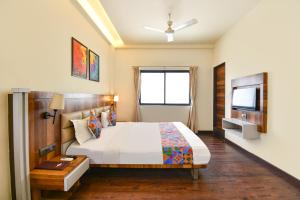 FabHotel City Point Executive