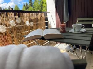 Ferienwohnungen bis zu 6 Personen Gruppen, 3 Balkonen und kostenlosen Parkplätzen im Schwarzwald, nahe Freudenstadt