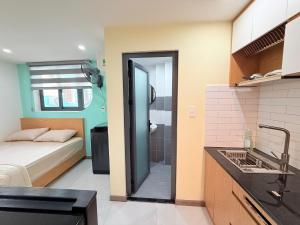 Unihomes Apartment 414 Q10