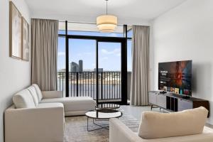 FIRST CLASS 2BR Luxury Waterfront Escape