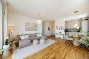 Luxuriöses 2-Zimmer-Apt im Scandi-Coastal-Stil I Toplage I Familienfreundlich I Balkon I Küche I Netflix I Kostenloser Parkplatz I 65 m2