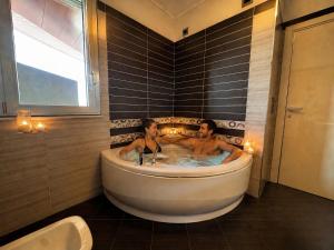 Torri Camuzzi Exclusive Luxury Apartment - 2 camere 2 bagni - Jacuzzi - Terrazza - Posto auto privato