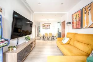 LUJO Parking, Proyector, Maquinita y Patinetes