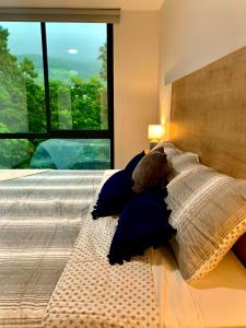Modern 2 Bedroom Apt with Rooftop Pool - Altos Tower