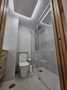 Renovado Apartamento en el corazón de Avilés, Calle Cámara 70 by beBalmy