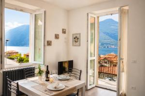 Lescen White Residence - Lake View