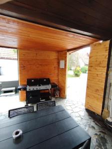 Villa Deja Vu Private Jacuzzi & Sauna, Fireplace, 3 Bedrooms, near Bansko