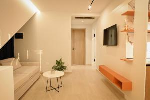 Luxury Apartment with Shared Pools - Evianamar I