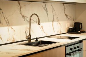 Luxury Apartment with Shared Pools - Evianamar I