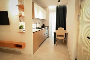 Luxury Apartment with Shared Pools - Evianamar I