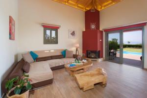 Trapezaki Queen Villa