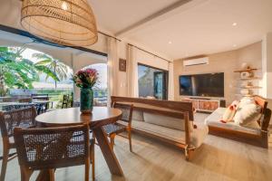 Playa Potrero Beachfront Ocean Views, Pool & BBQ