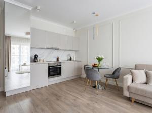 Urban Apartments - Mennica Residence - Great Location&204