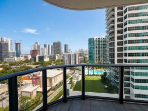 Condo with Amazing Views - RoofPool Midtown Miami