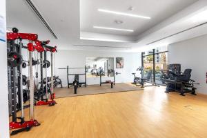 StayShort - Stylish 2 Bed Apartment in Silicon Oasis for 6 with Balcony