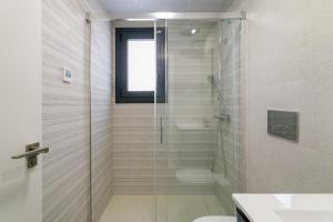 Private jacuzzi, Heated pool, Roof terrace, AC