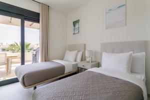 Private jacuzzi, Heated pool, Roof terrace, AC
