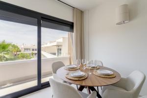 Private jacuzzi, Heated pool, Roof terrace, AC