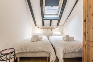 Mansarde- Central 2 bedroom top floor apartment Chamonix