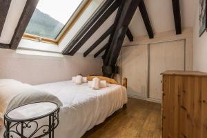 Mansarde- Central 2 bedroom top floor apartment Chamonix