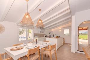 Aumadravet del Bosch by Villa Select