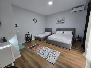 Erik Apartments