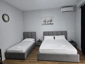 Erik Apartments