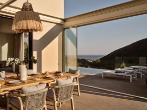 Villa Theta by Villa Select