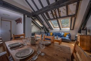 Mansarde- Central 2 bedroom top floor apartment Chamonix