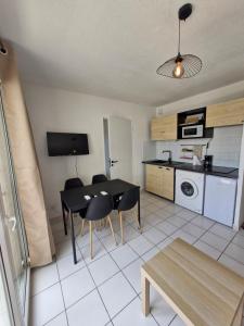 Apartment et parking space et Air conditioning