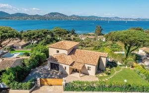 Tropez Center Stylish and Cozy with Sea View