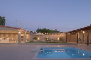 Maroon 7 Residence