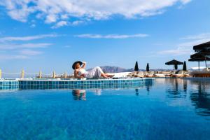 Gold Diamond Luxury Suites Santorini