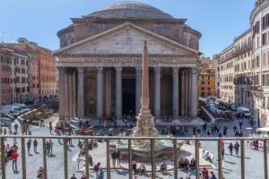 Pantheon Luxury Apartment