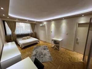 2 Bedroom Luxury in the Supercenter