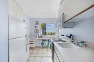 Pet-Friendly Family Suite with Full Kitchen - Pool and Hot Tub