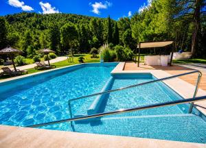 AGUAIT - Villa approximately aprox 4O OOO meters PLUS PRIVATE mountain approx 3 minutes walking from the beach Ideal for relaxation sport