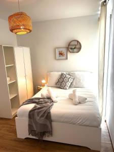 LEscale dOrly T2 4 people, Airport and Paris 20 min