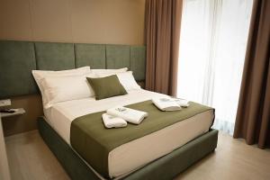 Luxury Apartment with Shared Pools - Evianamar I