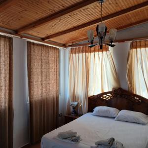 Johnny Apartment Berat