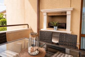 3BR Sea View Apartment -2nd Fl - 50m from the Sea
