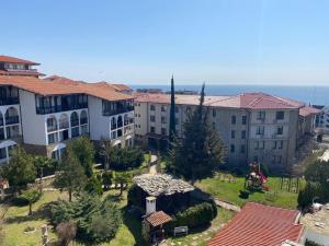 Stylish, 1-Bedroom at Watermill Complex